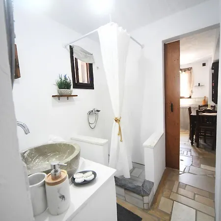 Aeon Peaceful Retreat In Arginonta